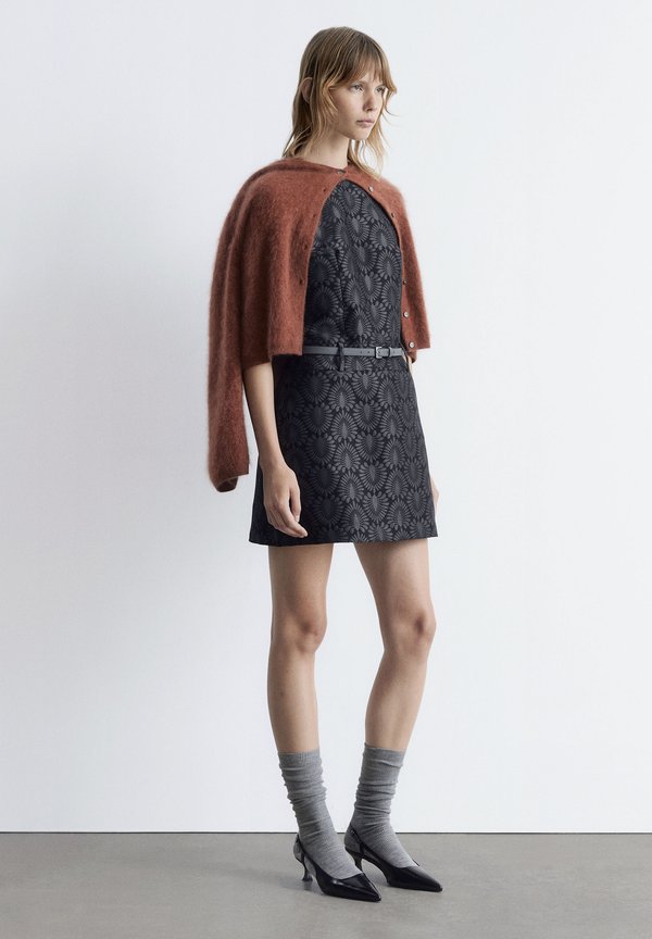 & OTHER STORIES MINI