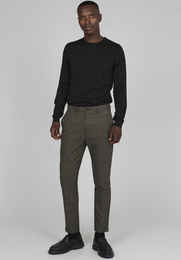 Matinique MALIAM CHINOS