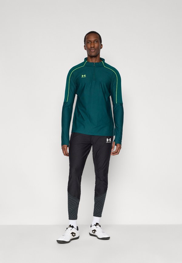 Under Armour CHALLENGER PRO