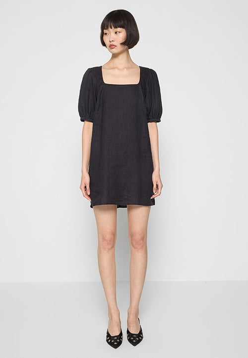 & OTHER STORIES DALIA