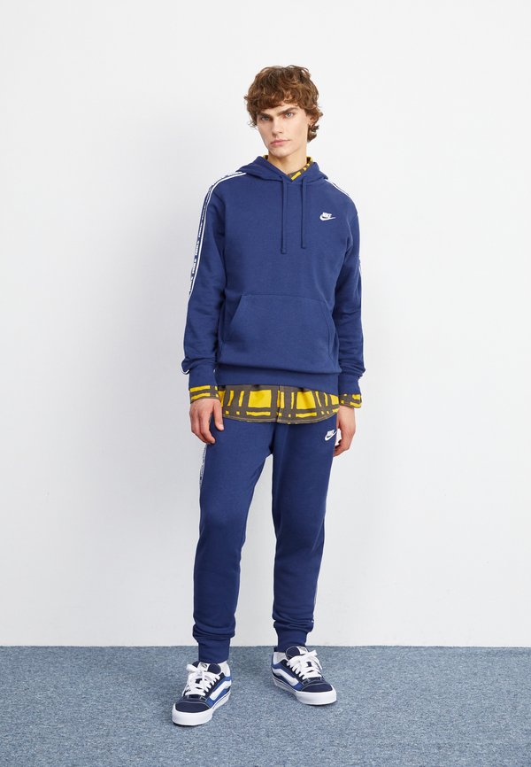 Nike Sportswear CLUB FLEECE - Tracksuit - midnight navy/white