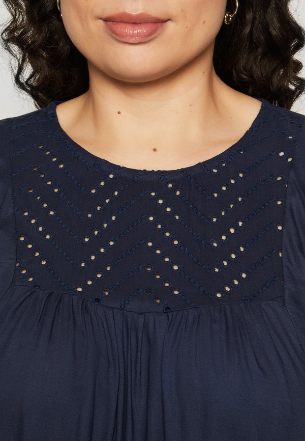 ONLY Carmakoma CARSIDNEY LIFE EMBROIDERY DRESS