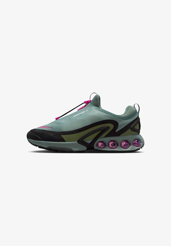 Nike Sportswear AIR MAX  ROAM - Trainers - clay green/sky j light olive/black/fire pink
