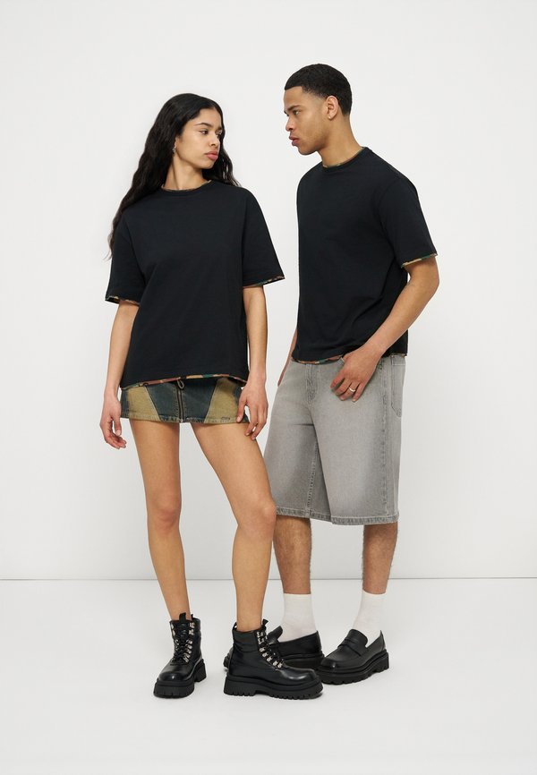 YOURTURN by Zalando BOXY FIT CAMOUFLAGE DOUBLE SLEEVE