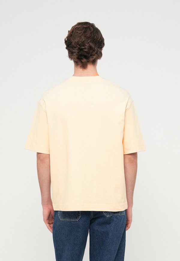 Selected SLHRELAXWILL O NECK LOGO TEE