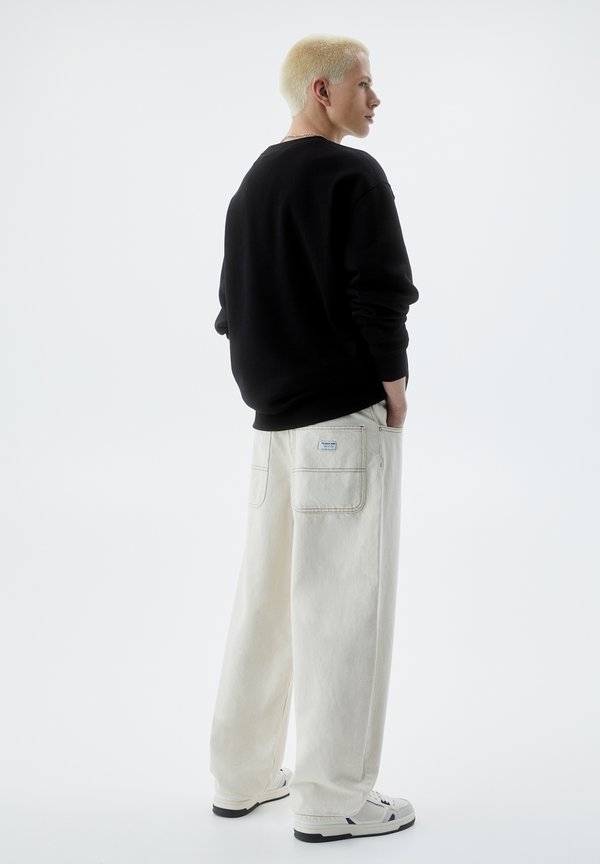 PULL&BEAR SKATER
