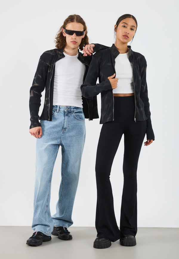 YOURTURN by Zalando MUSCLE FIT WASHED ZIP-UP SWEATSHIRT