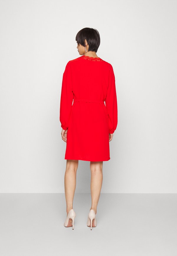 Vero Moda Petite VMLYRA V NECK DRESS