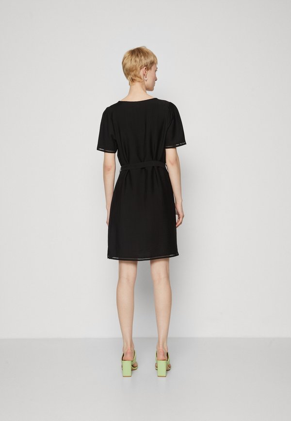 ONLY Tall ONLCELINE PAULA V NECK DRESS