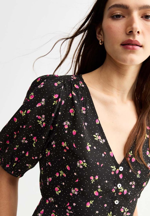 New Look FLORAL PRINT V-NECK