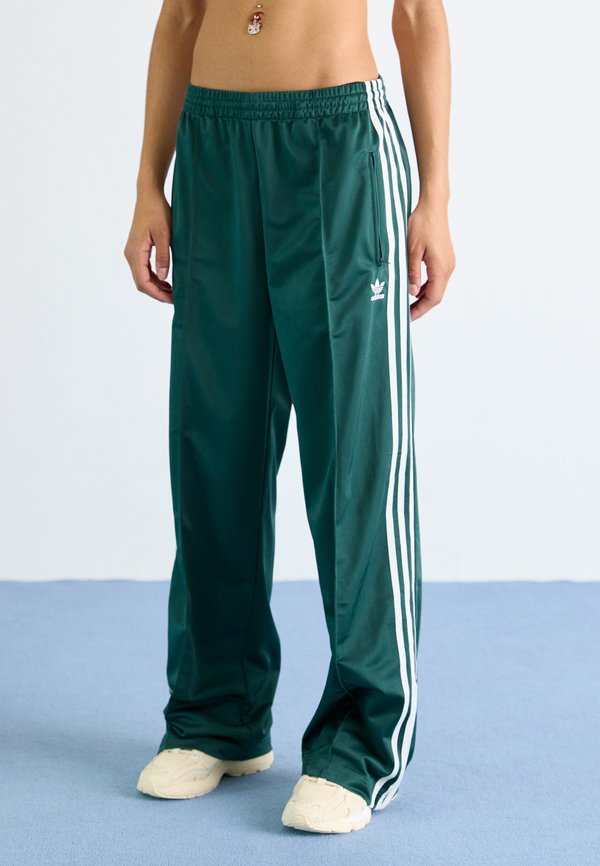 adidas Originals FIREBIRD LOOSE TRACK - Tracksuit bottoms - mineral green