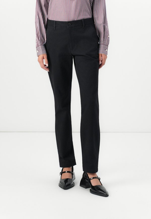 DOCKERS WEEKEND CHINO SLIM ANKLE
