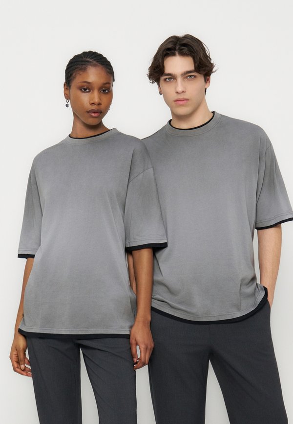 YOURTURN by Zalando OVERSIZED FIT DOUBLE HEM