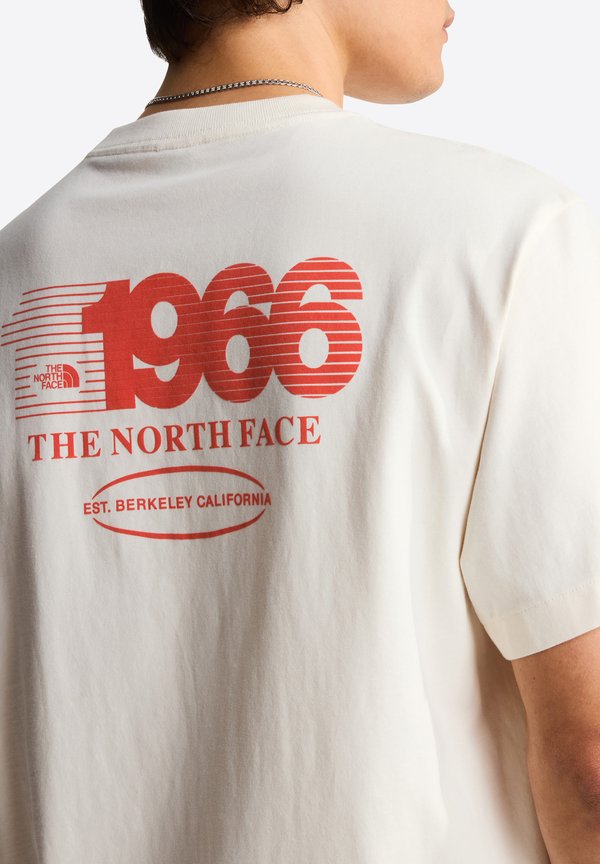 The North Face TRACK RELAXED SHORT SLEEVE TEE-GRAPHIC