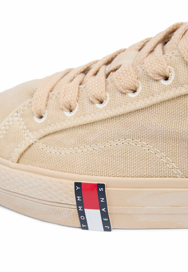 Tommy Jeans ARCHIVE FLAG