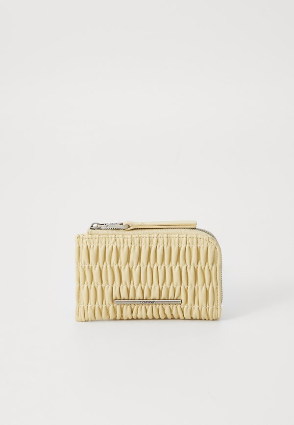 Calvin Klein Jeans RUCHED MED ZIP - Wallet - parsnip