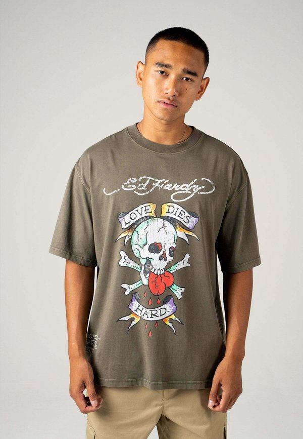 Ed Hardy  LOVE DIES HARD