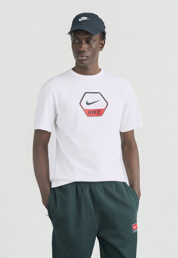 Nike Sportswear TEE - Print T-shirt - white