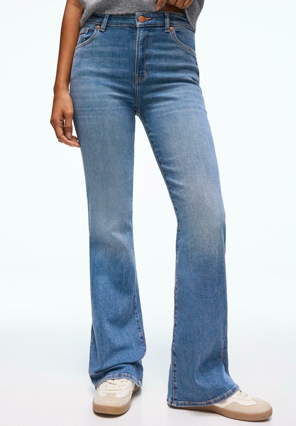 Bershka Flared Jeans - blue