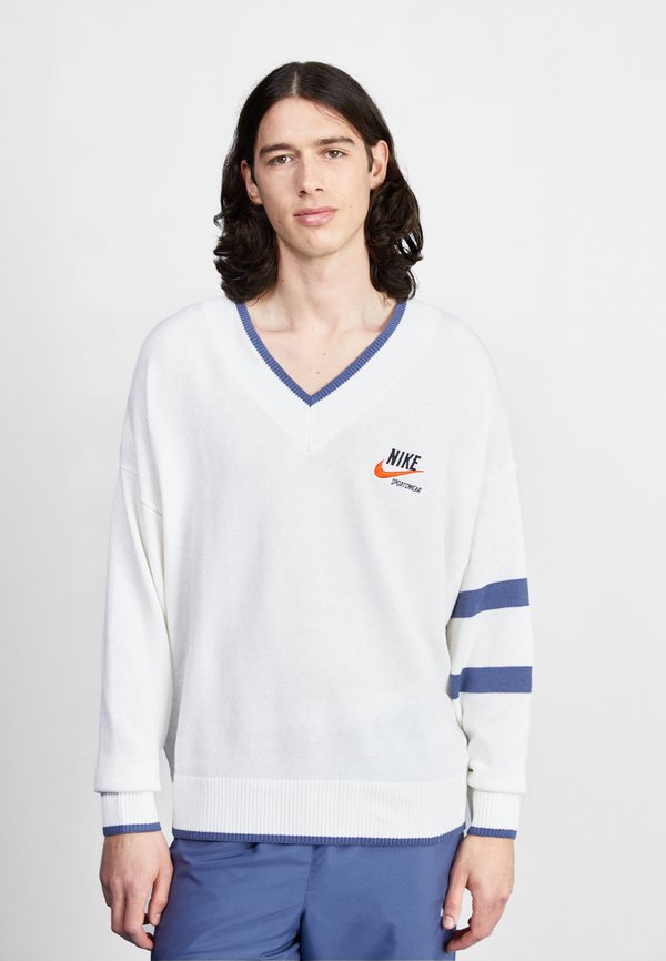 Nike Sportswear  NIKE TREND SWEATER