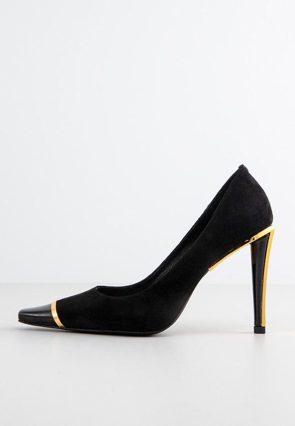 Jeffrey Campbell