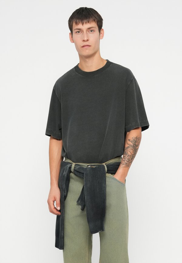 Edwin TYRELL PANT