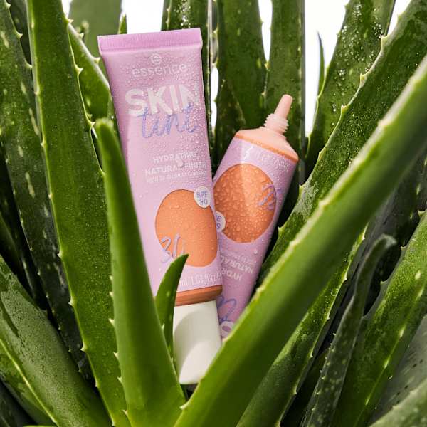 Foundation Skin Tint Hydrating Natural Finish LSF 30, 30 essence