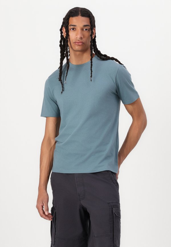 Hollister Co. CLASSIC FIT TEE