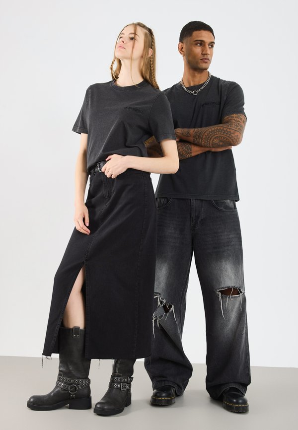 YOURTURN by Zalando REGULAR FIT WASHED