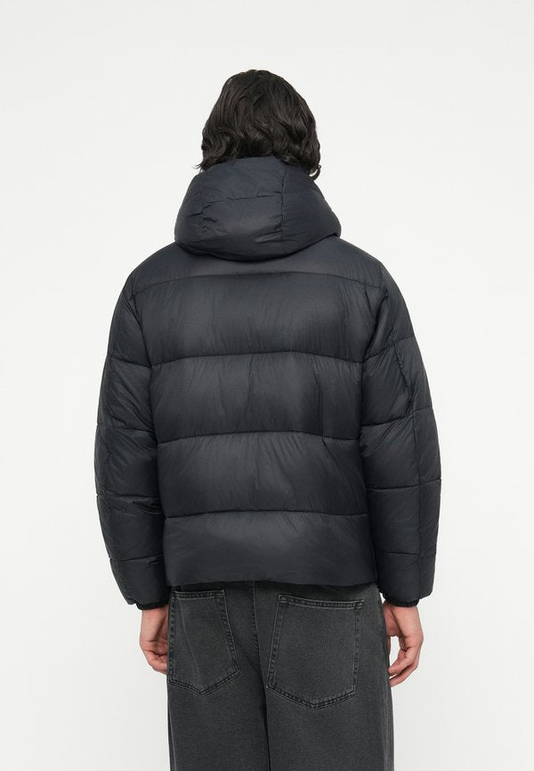 Abercrombie & Fitch AIRCLOUD HOODED PUFFER
