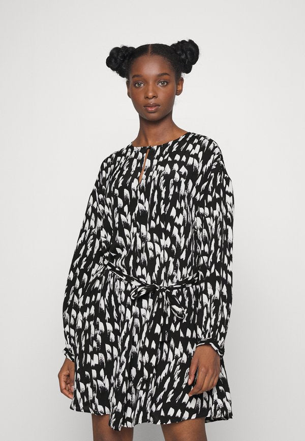 Vero Moda Petite VMMY O-NECK SHORT DRESS