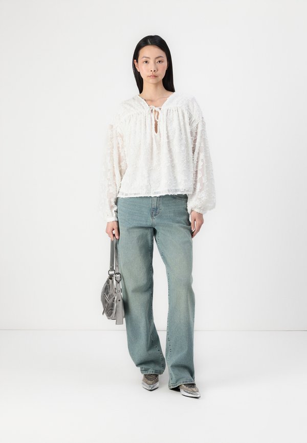 Gina Tricot STRUCTURED