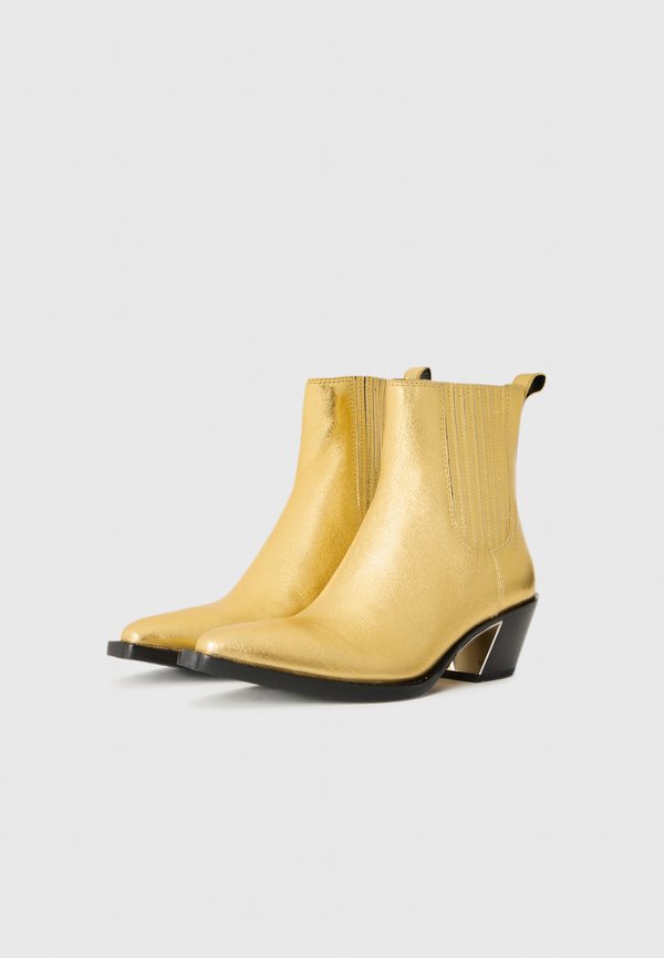 3.1 Phillip Lim DOWNTOWN CHELSEA