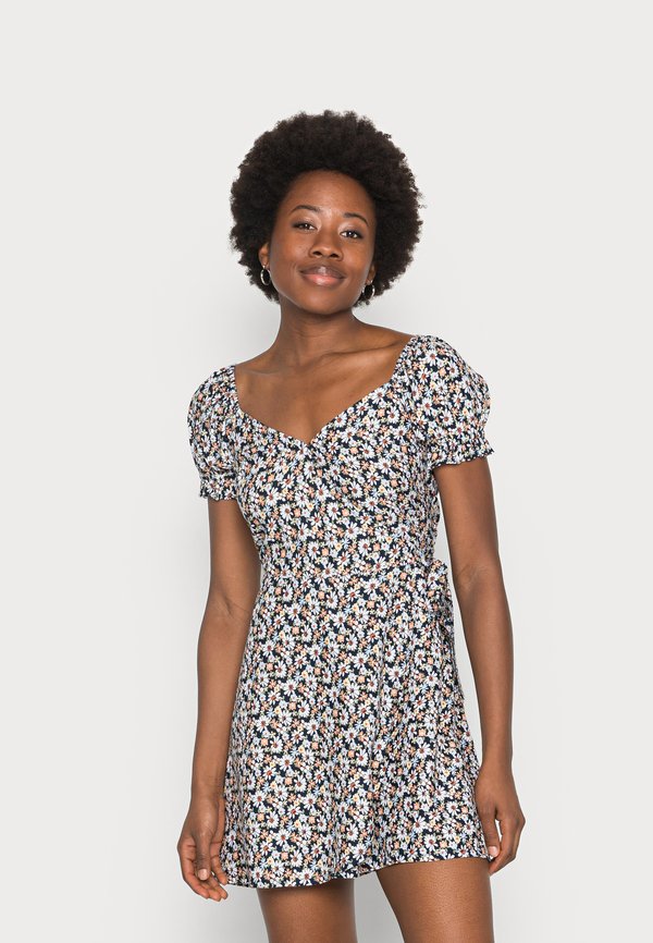 Hollister Co. BEST IS BACK WOVEN WRAP DRESS