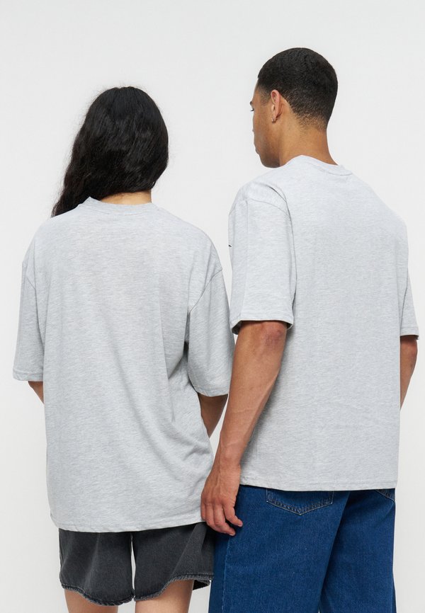 YOURTURN by Zalando UNISEX OVERSIZED FIT