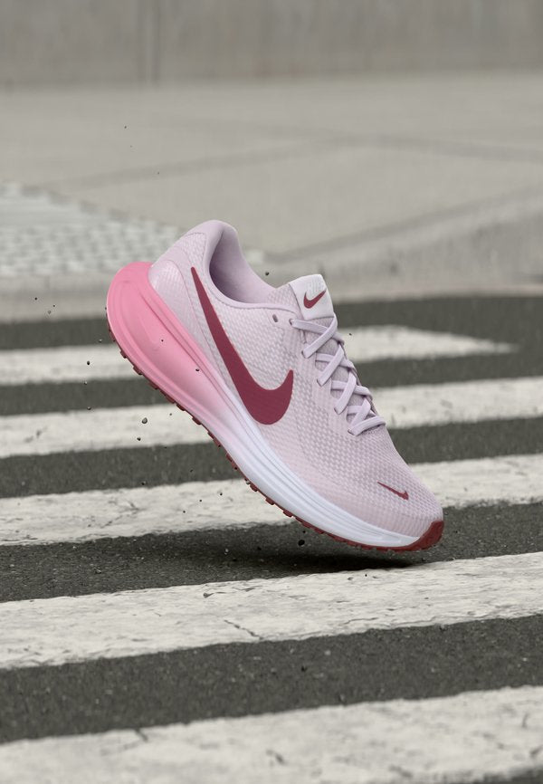 Nike Performance W NIKE REVOLUTION 8 - Road running shoes - bleached lilac/pink smoke/white/pink rise
