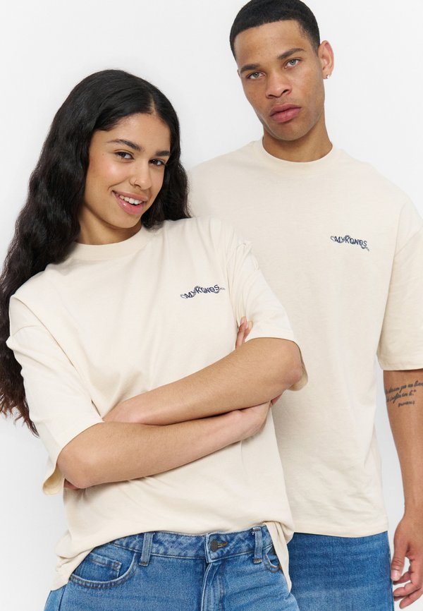 YOURTURN by Zalando REGULAR FIT