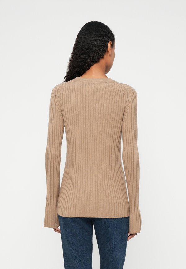 CLOSED CREW NECK LONG SLEEVE