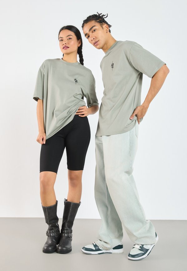 YOURTURN by Zalando REGULAR FIT