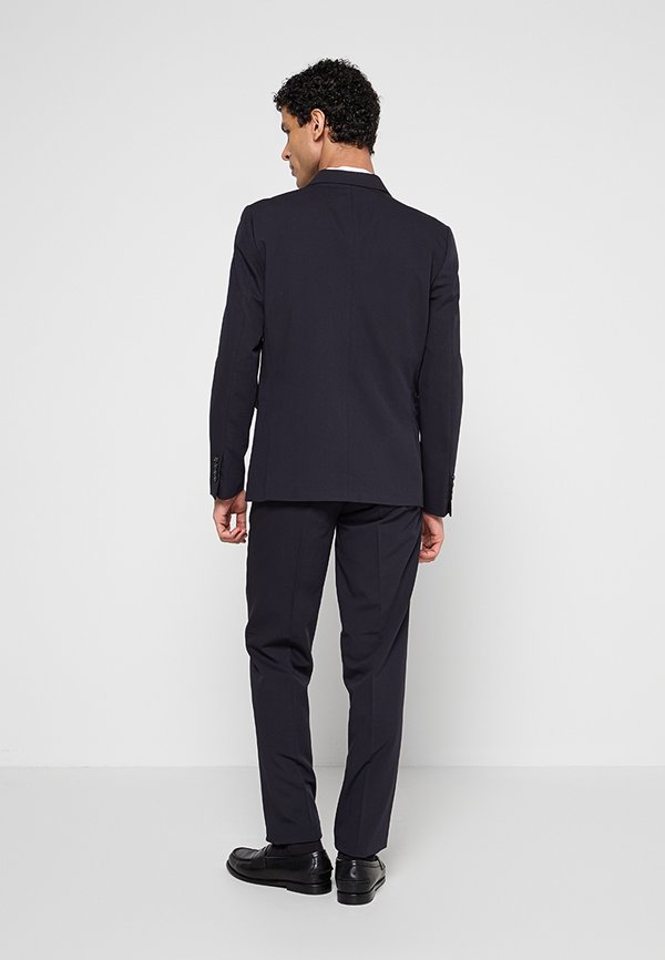 Lindbergh RELAXED FIT