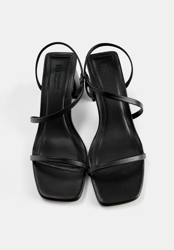 PULL&BEAR STRAPPY
