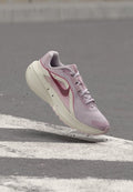 Nike Performance Road running shoes - bleached lilac/sail pink/rise pink/smoke