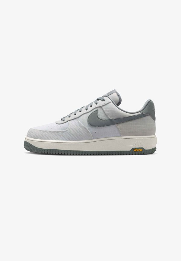 Nike Sportswear AIR FORCE 1 07 - Trainers - summit white light bone speed yellow smoke grey