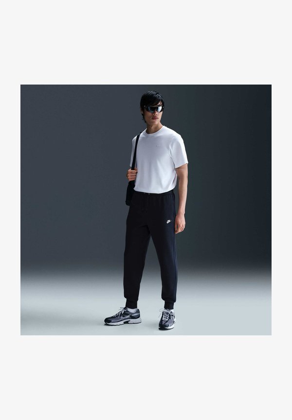 Nike Sportswear M NK CLUB BB JOGGER - Tracksuit bottoms - obsidian/obsidian/white
