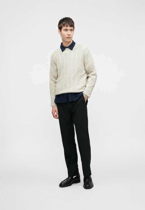 Abercrombie & Fitch VERSATILE STITCHY CREW